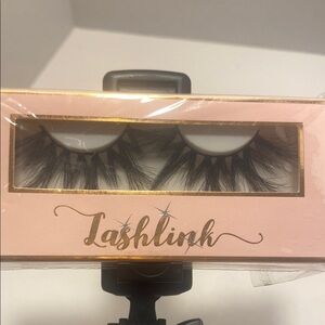 False Eyelashes black unique dramatic high fashion flare